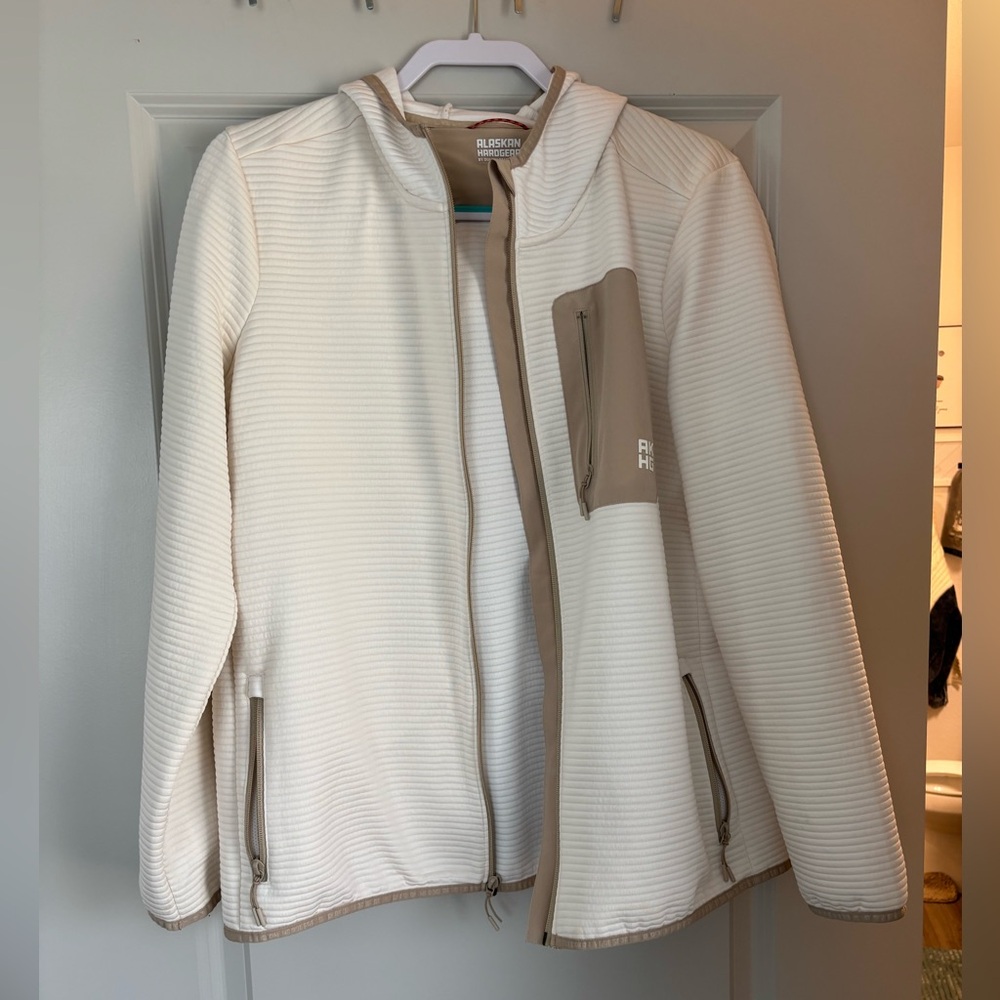 Duluth Trading: ALASKAN HARDGEAR. XL. Cream with tan trim. Zip up. 3 pockets.